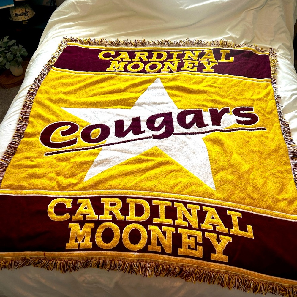 Vintage Cardinal Mooney Throw Blanket. Woven cotton 44x54.